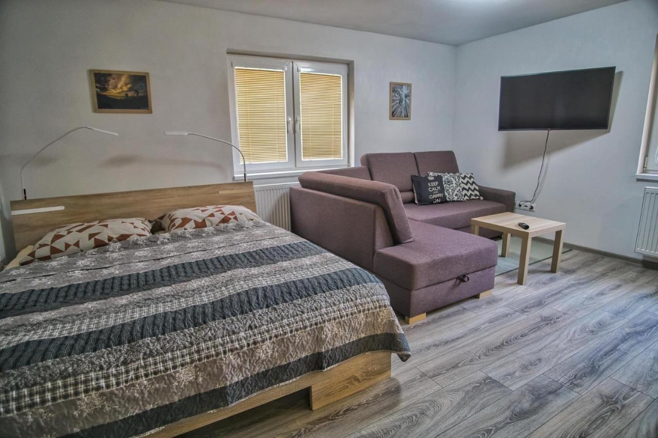 Bike Apartments 3 Hodrusa ภายนอก รูปภาพ