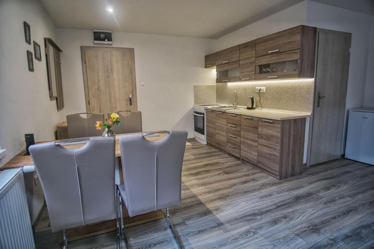 Bike Apartments 3 Hodrusa ภายนอก รูปภาพ