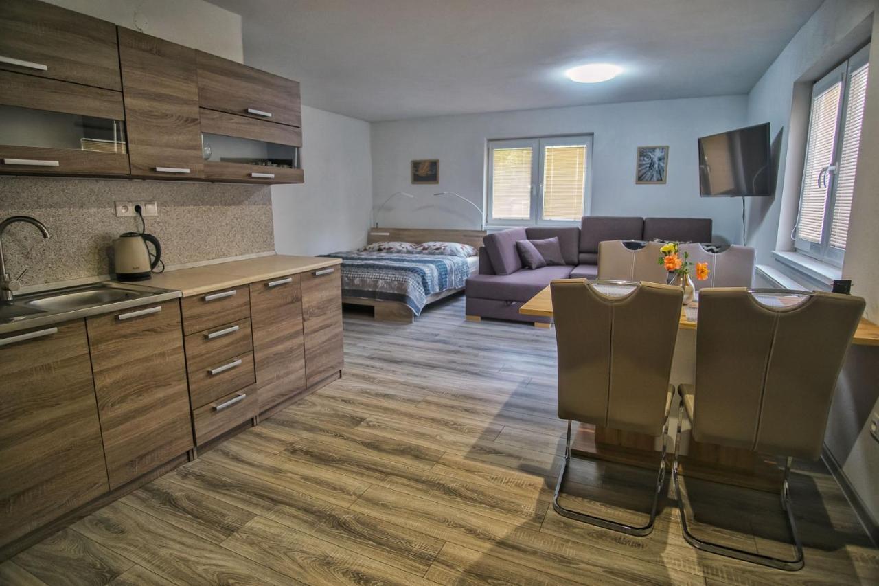 Bike Apartments 3 Hodrusa ภายนอก รูปภาพ